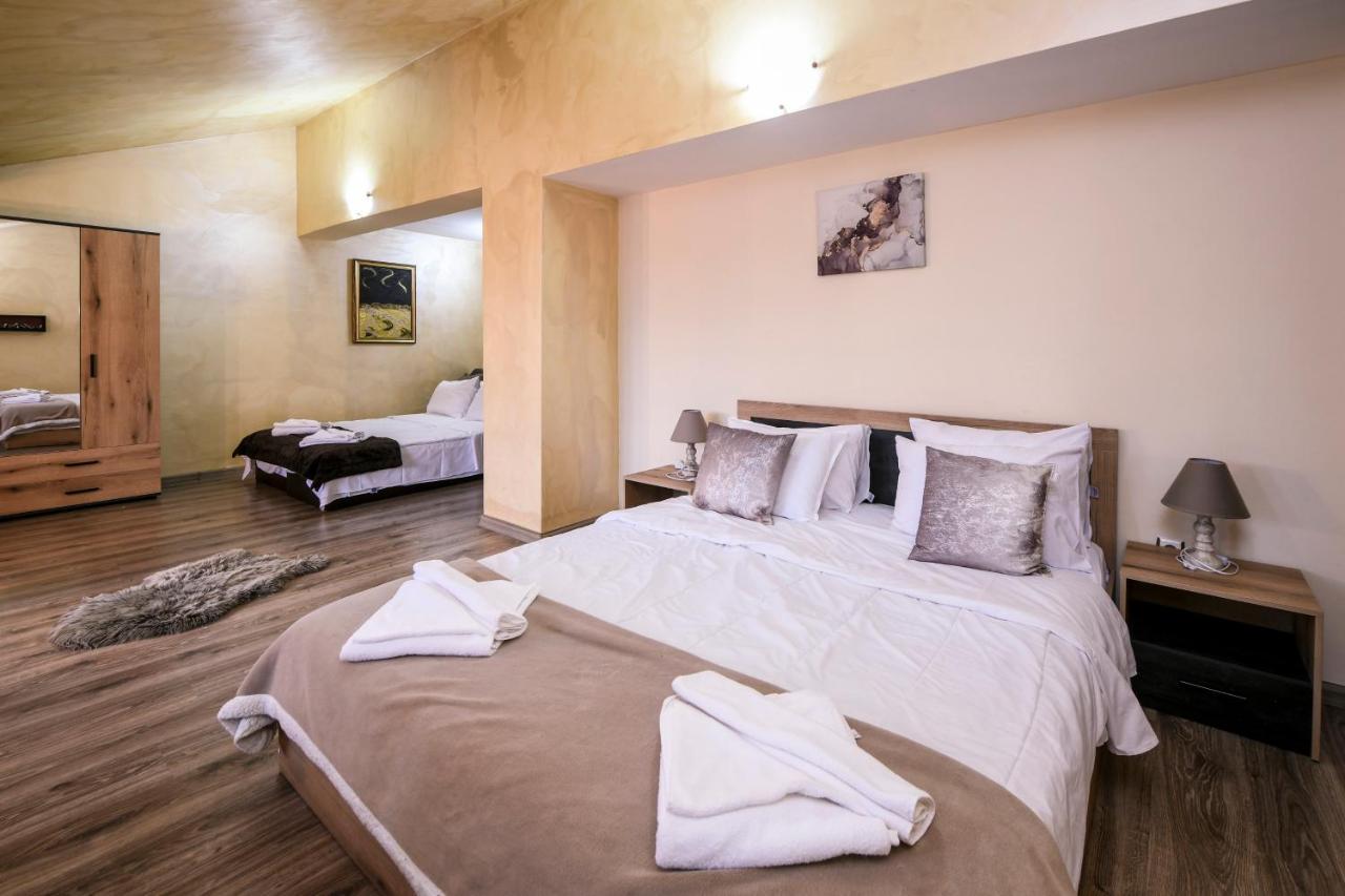 Family Lift Hotel